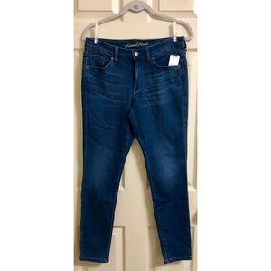 🆕 Universal Thread Mid Rise Skinny Jeans 👖